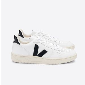 Veja V-10 Sneakers